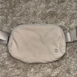 lululemon athletica | Bags | Lululemon Athletica Beige L Belt Bag | Poshmark lululemon athletica | Bags | Lululemon Athletica Beige L Belt Bag | Poshmark